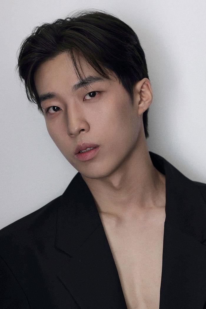 Фото  (Park Shi-yoon)