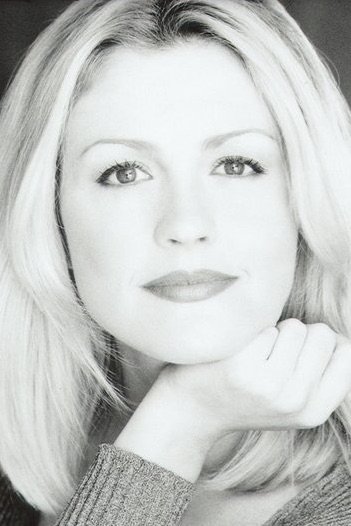 Фото  (Charlene Blaine)