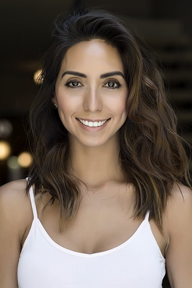 Фото  (Daniella Mendoza)