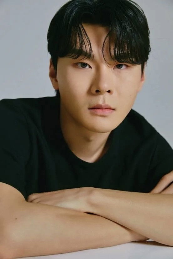 Фото  (Seo Jin-won)