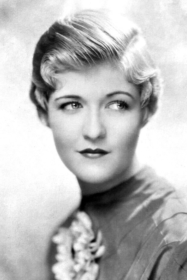 Фото  (Laura La Plante)