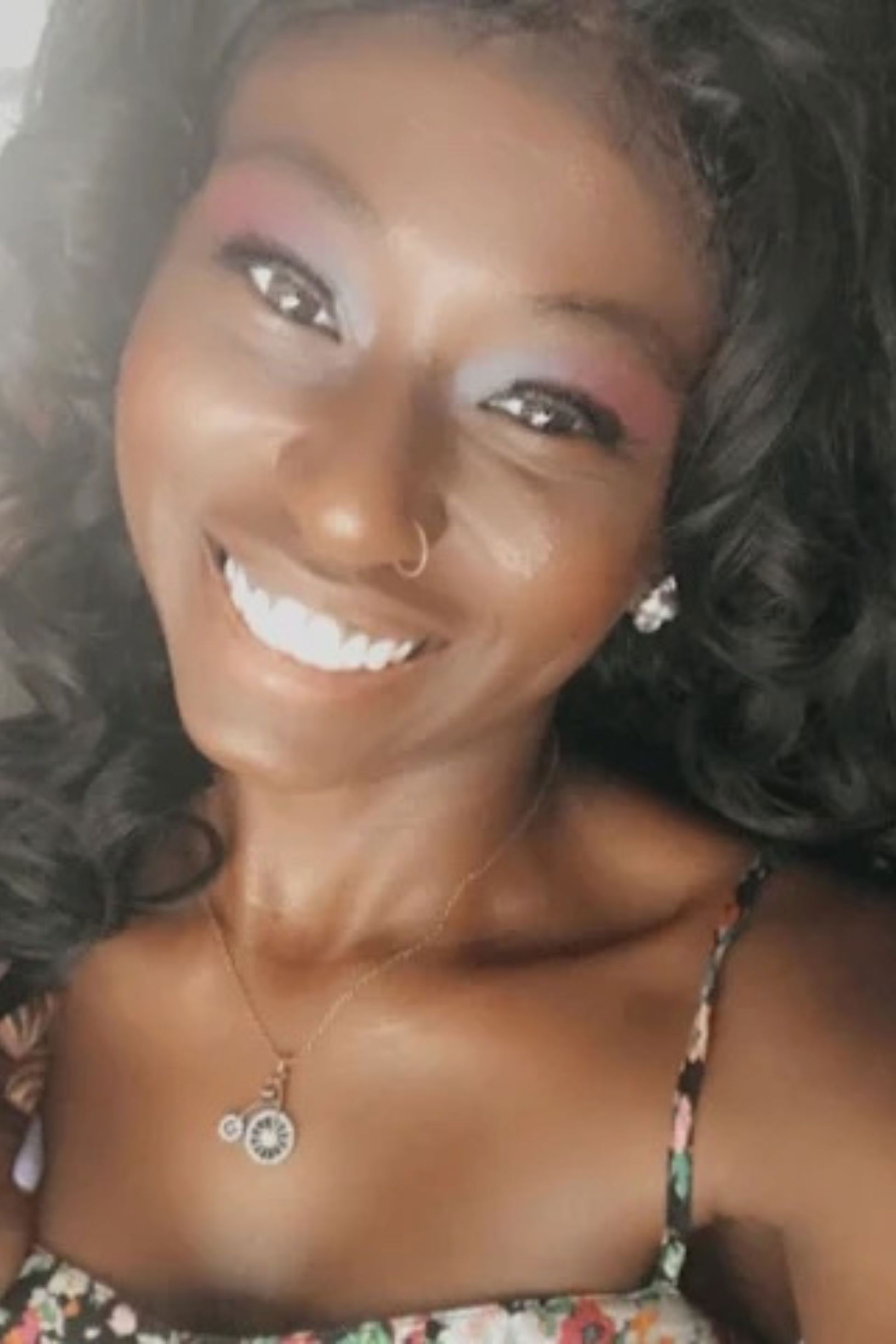 Фото  (Montrece Hill)