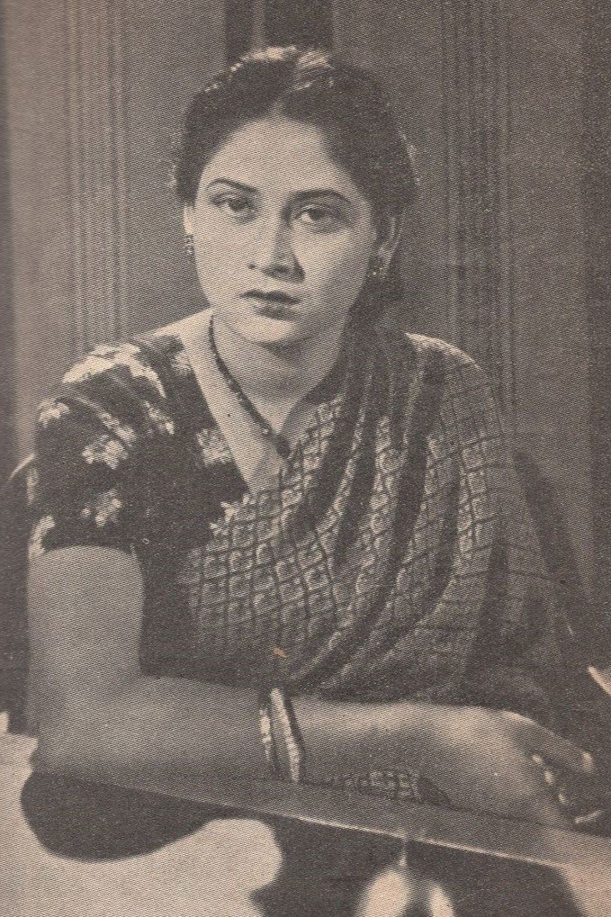 Фото  (Dipti Roy)