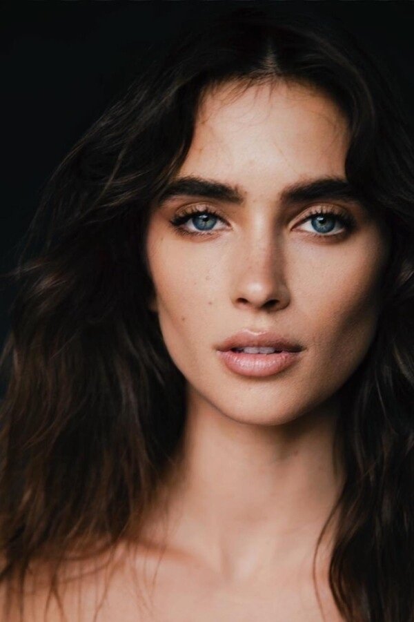 Фото  (Elisha Herbert)