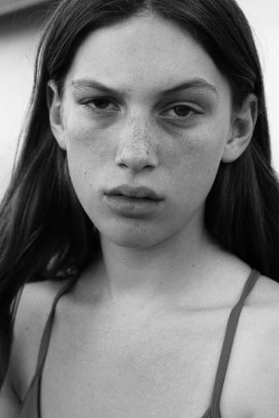 Фото  (Lou Lampros)