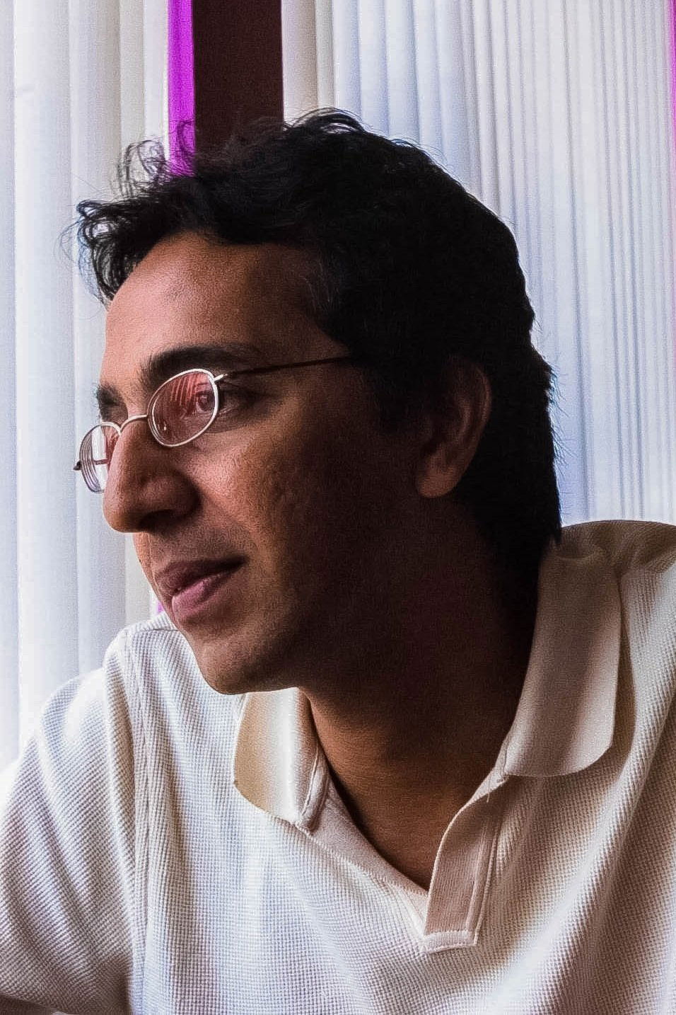 Фото  (Ravi L. Bharwani)