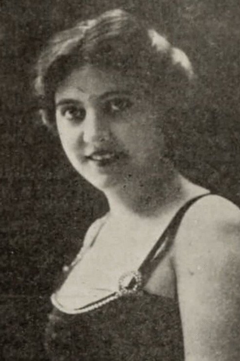 Фото  (Maude Hill)