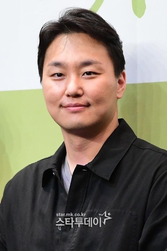 Фото  (Kim Dong-hwi)