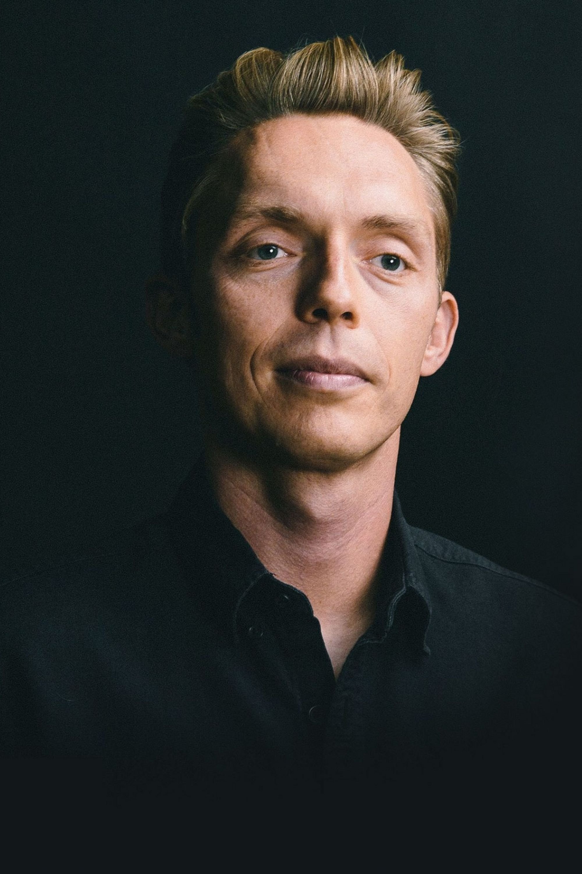 Фото  (Joshua Fields Millburn)