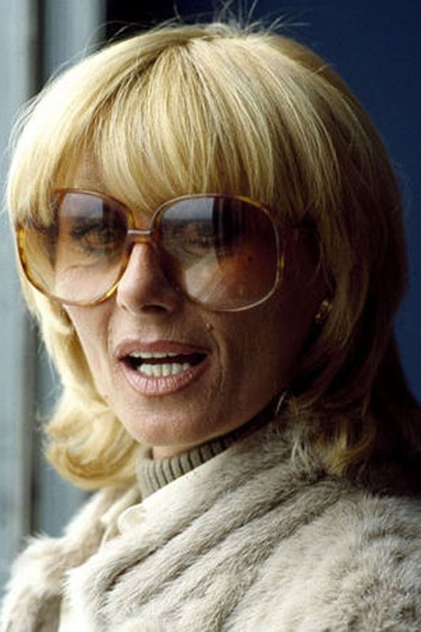 Фото  (Sandra Mondaini)