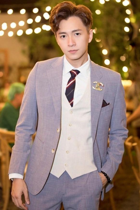 Фото  (Ngô Kiến Huy)