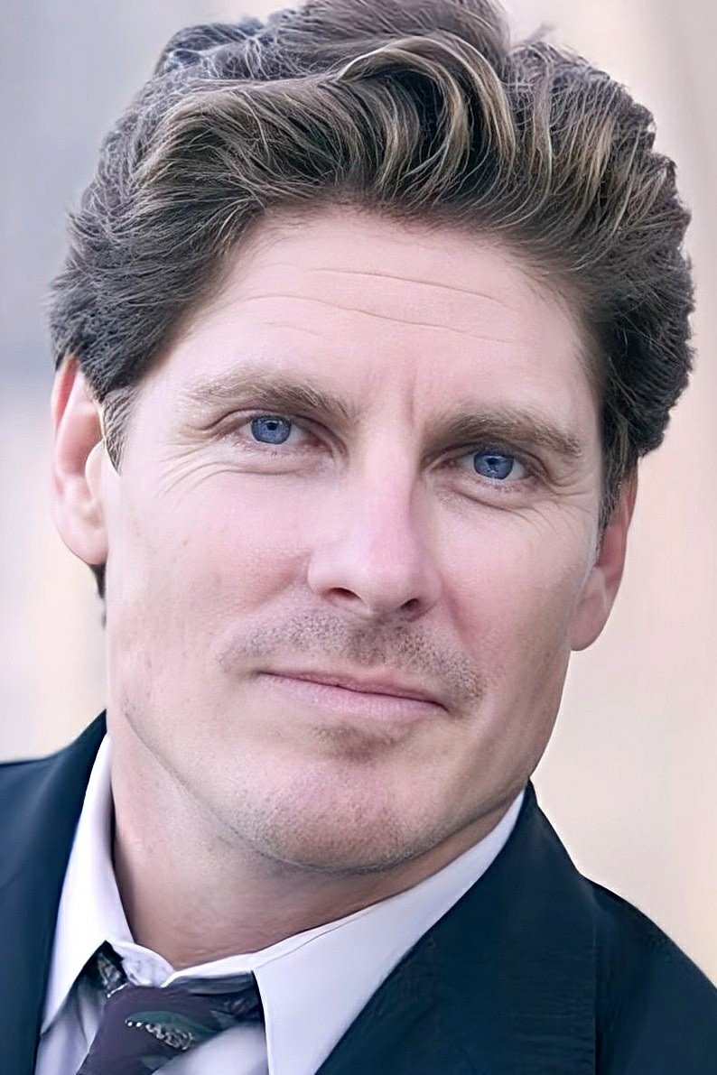 Фото  (Michael C. Pierce)