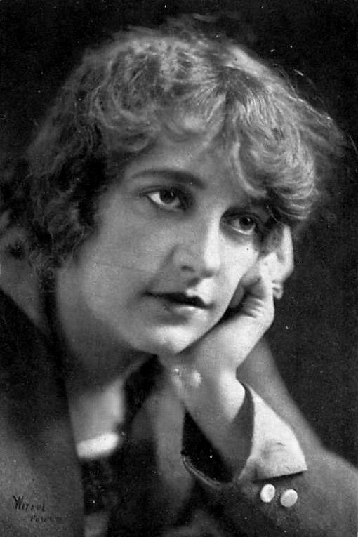 Фото  (Dolly Larkin)