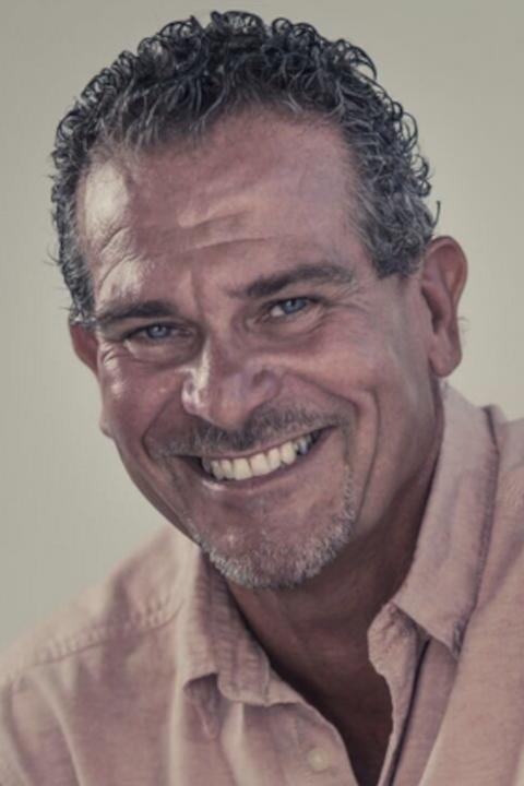 Фото  (Lee Simmons)