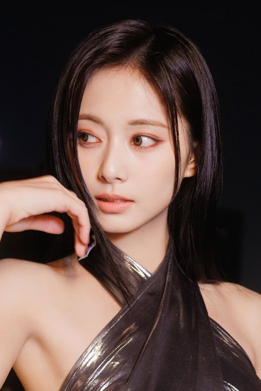 Фото  (Chou Tzu-yu)