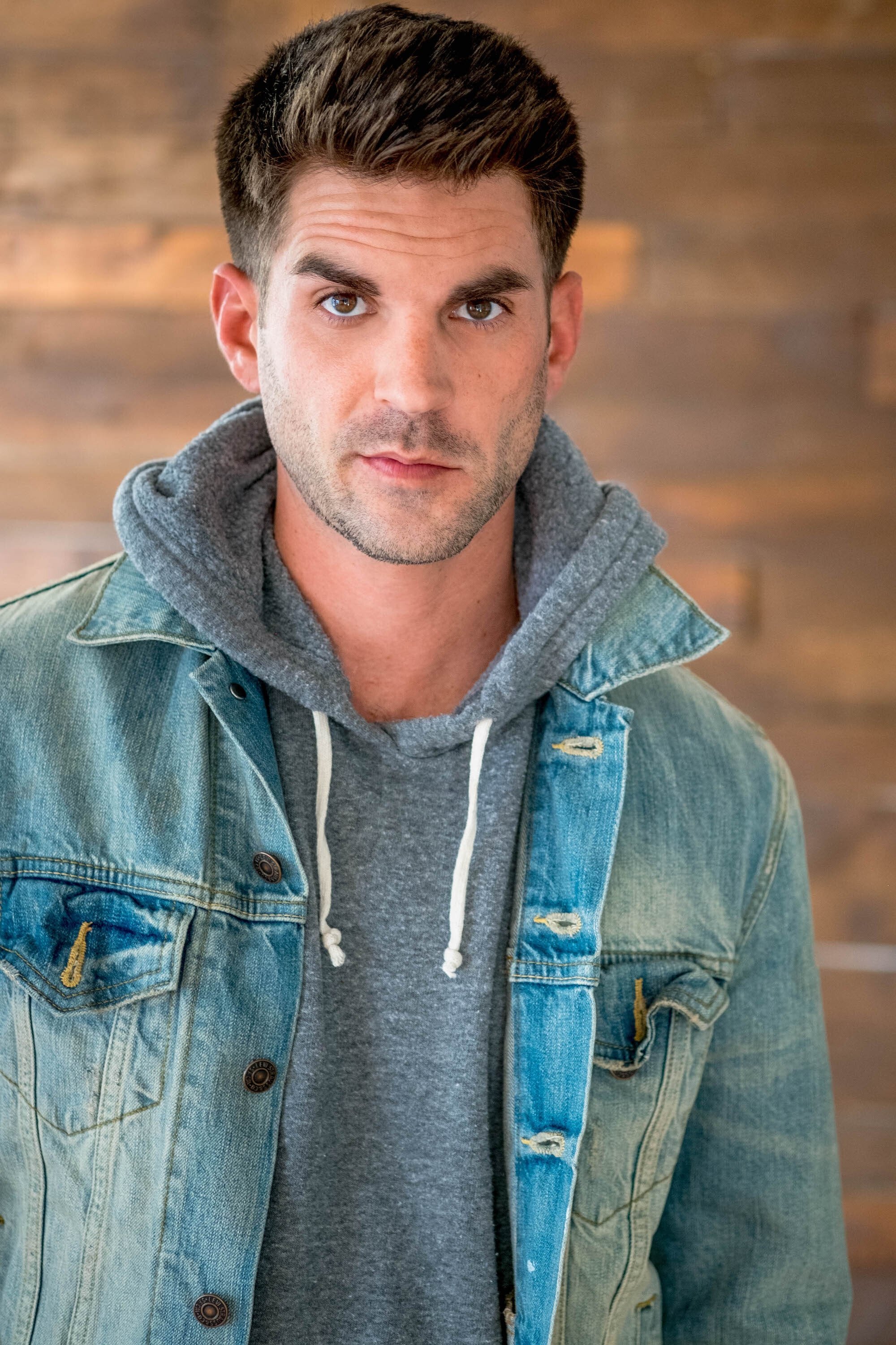 Фото  (Brent Lydic)