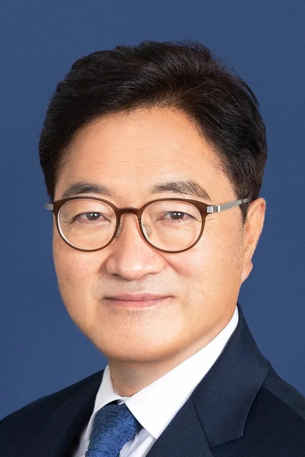 Фото  (Woo Won-shik)