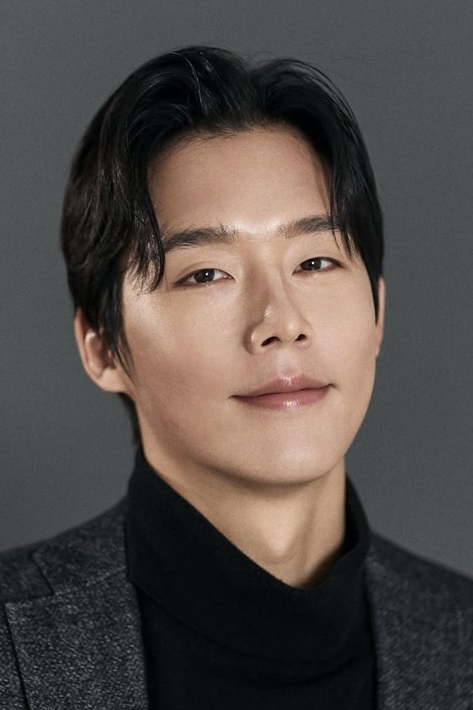 Фото  (Lee Jin-kyul)