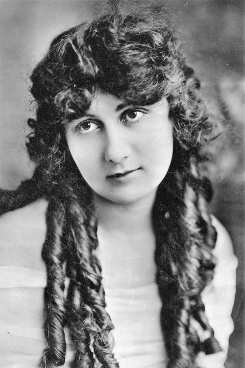 Фото  (Vivian Edwards)