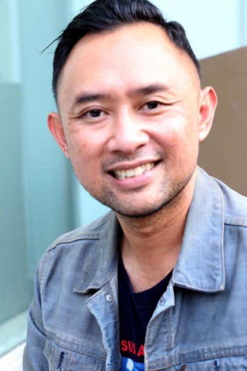 Фото  (Ronal Surapradja)