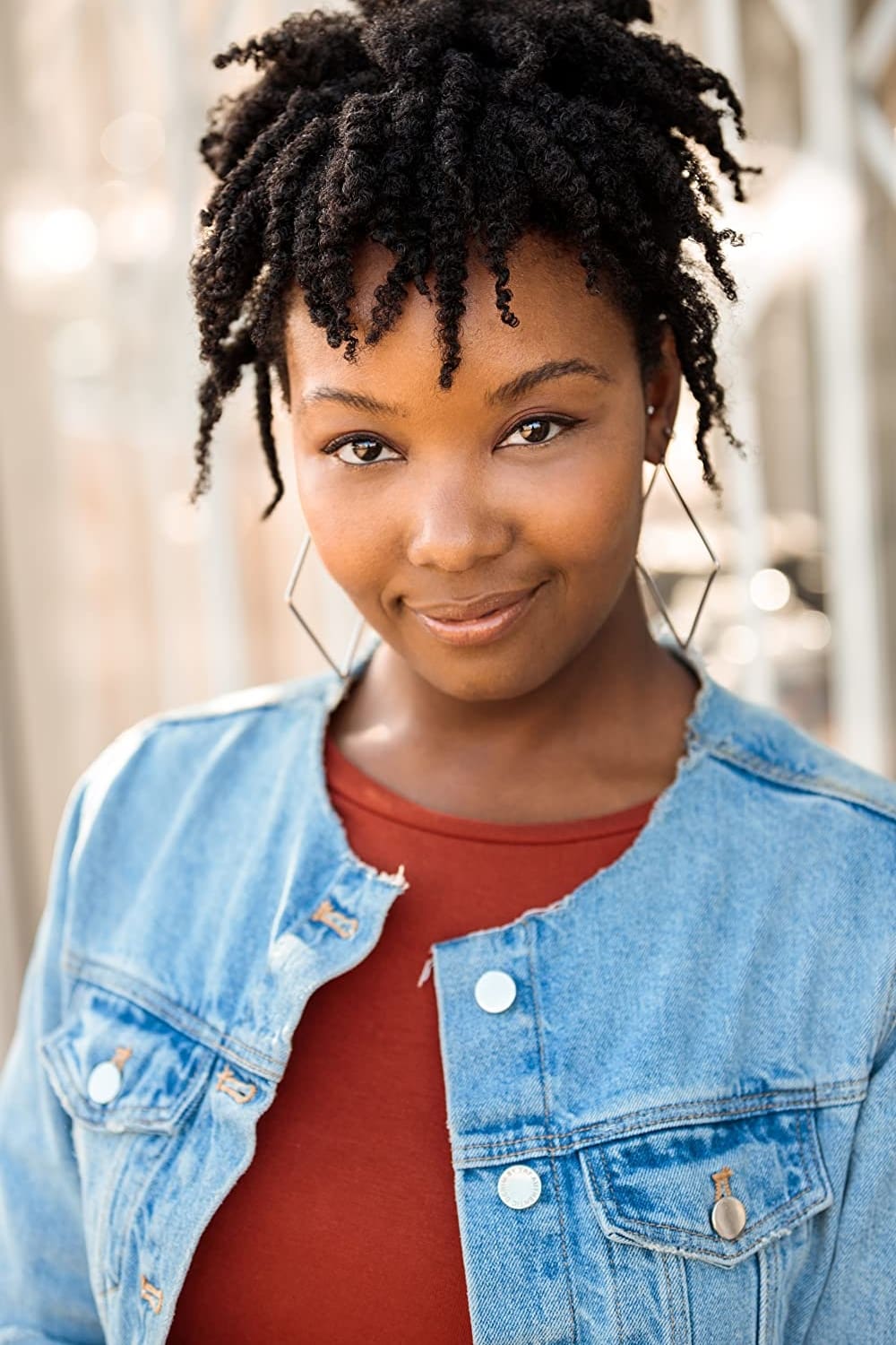 Фото  (Aisha Holden)