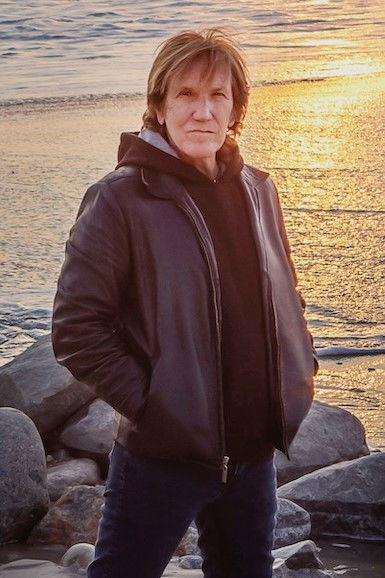 Фото  (John Cafferty)