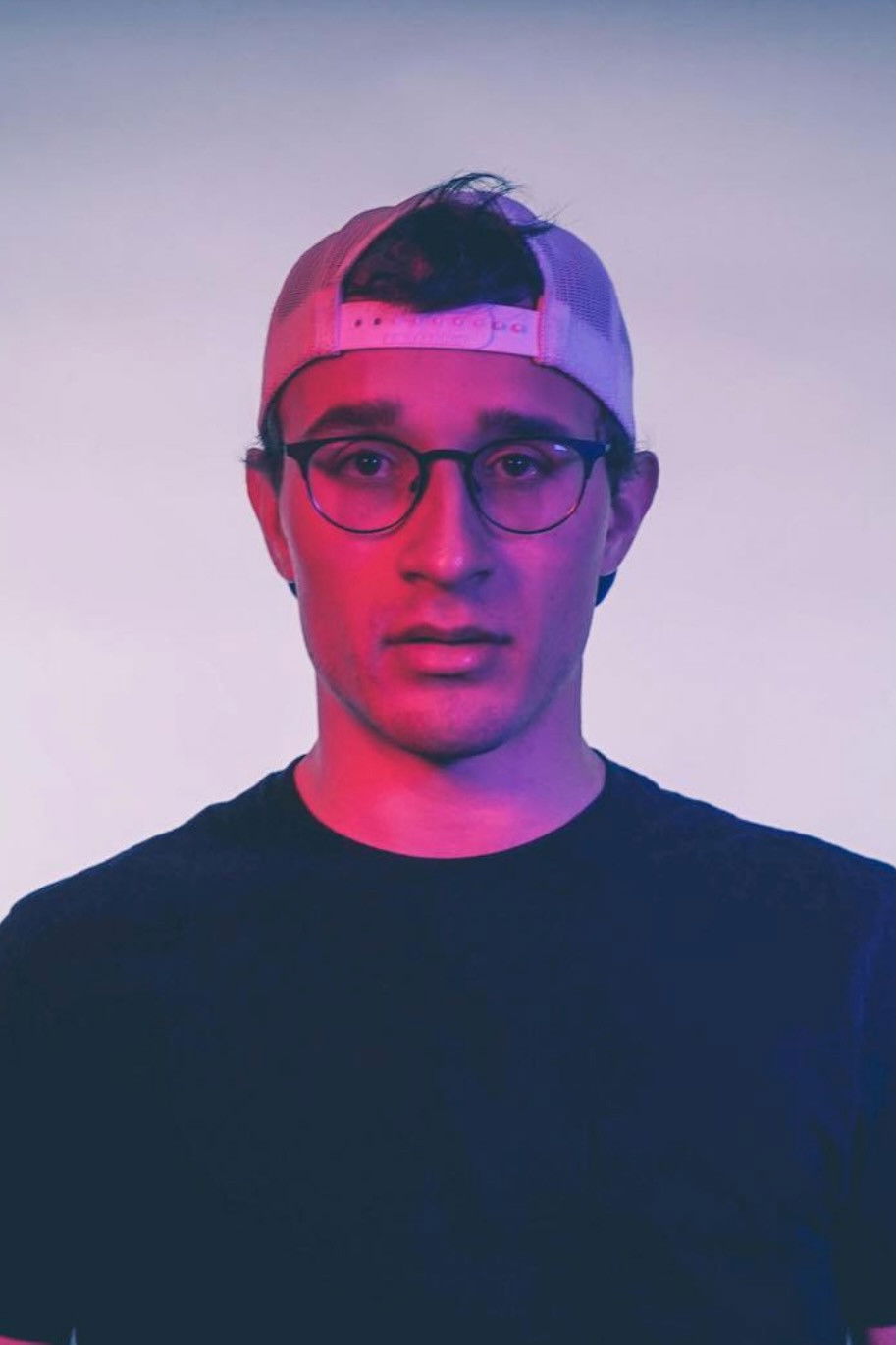 Фото  (Jonathan Hebert)