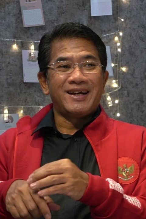 Фото  (Iman Brotoseno)