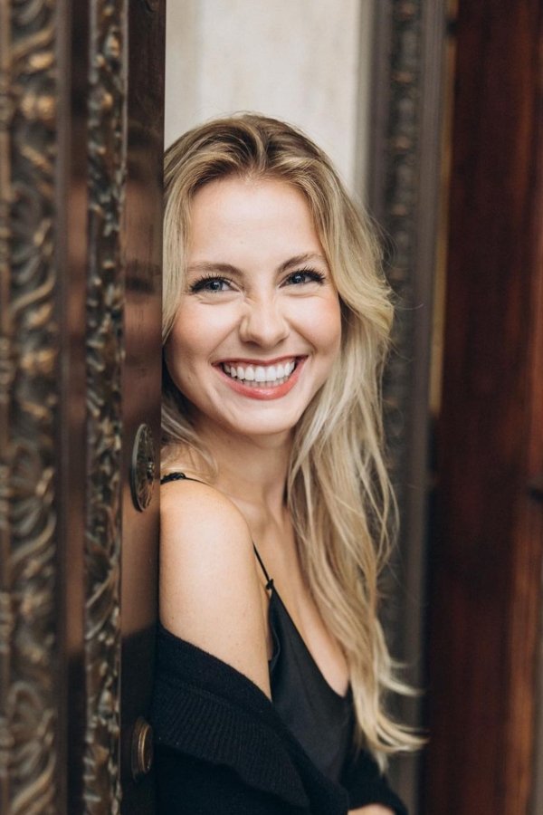 Фото  (Violet Bennett)