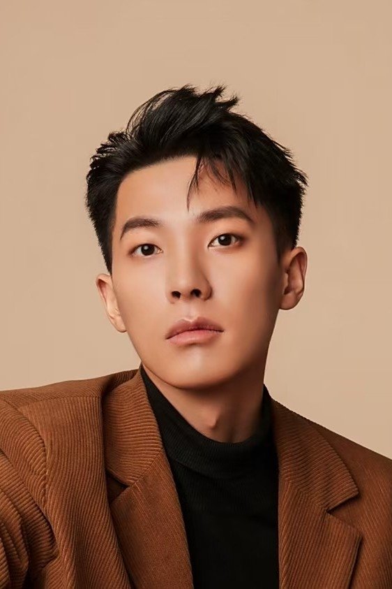 Фото  (Huang Jiyuan)