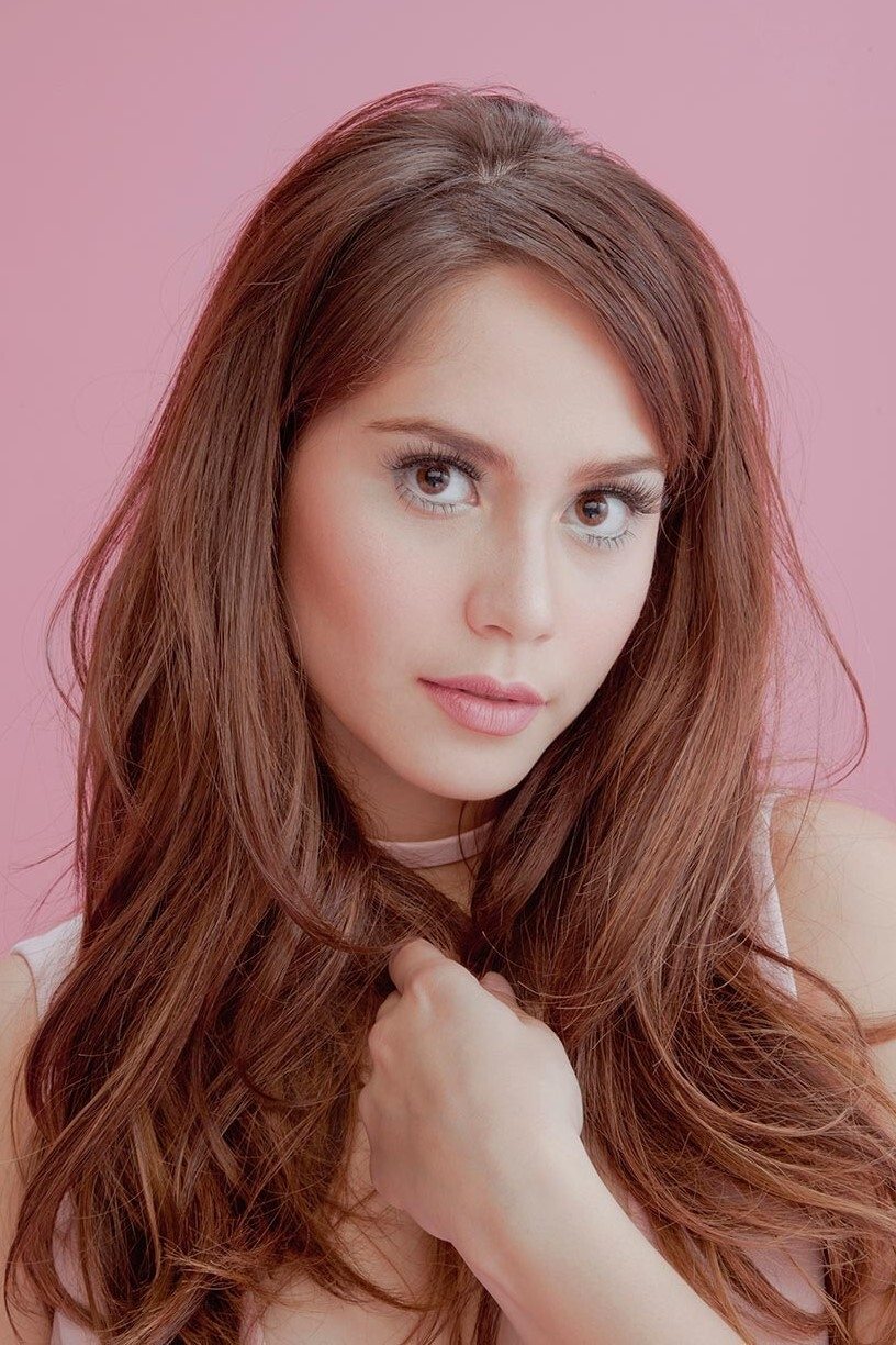 Фото  (Jessy Mendiola)
