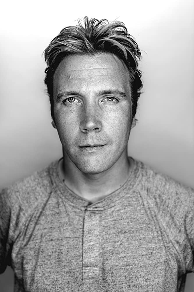 Фото  (Jake Larton)