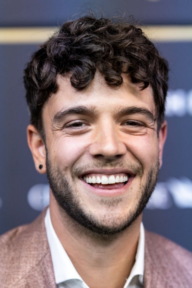 Фото  (Luca Hänni)