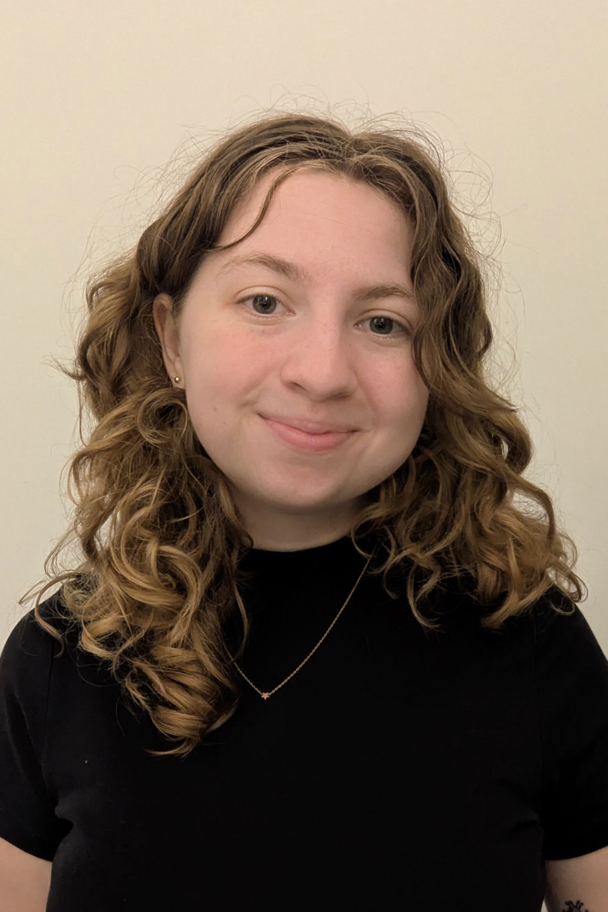 Фото  (Caroline Friedman)