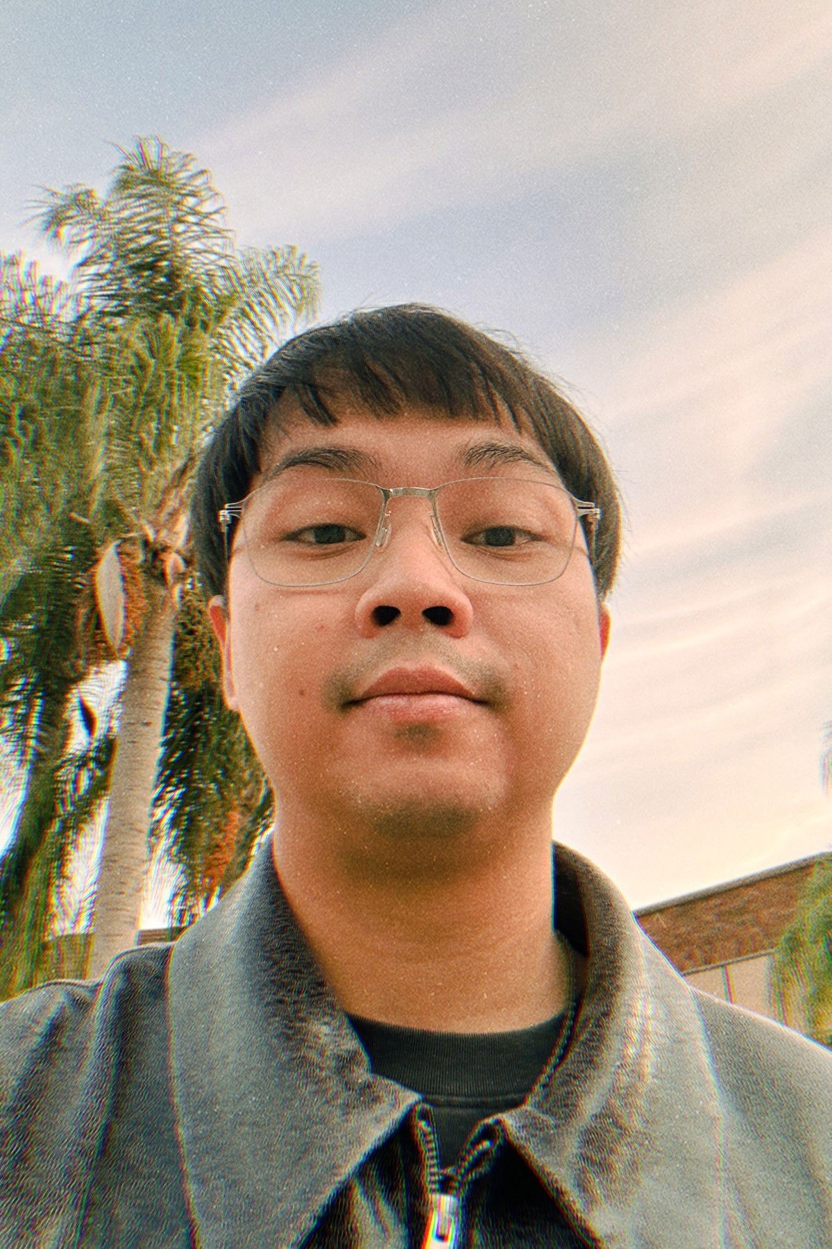 Фото  (Takit Sombatnan)