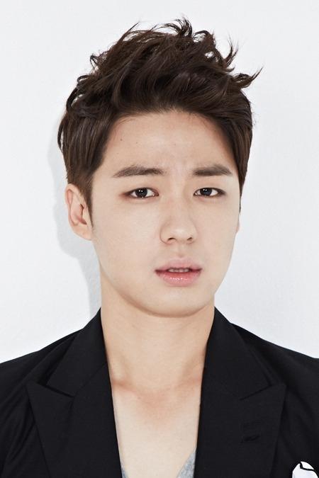 Фото  (Ahn Jae-Min)