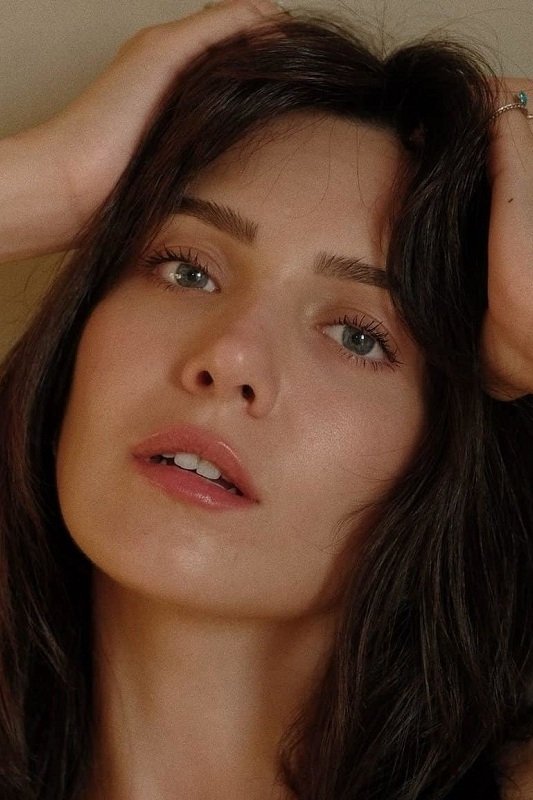 Фото  (Burcu Kirman)