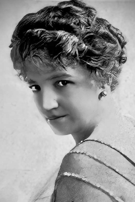 Фото  (Adele Farrington)