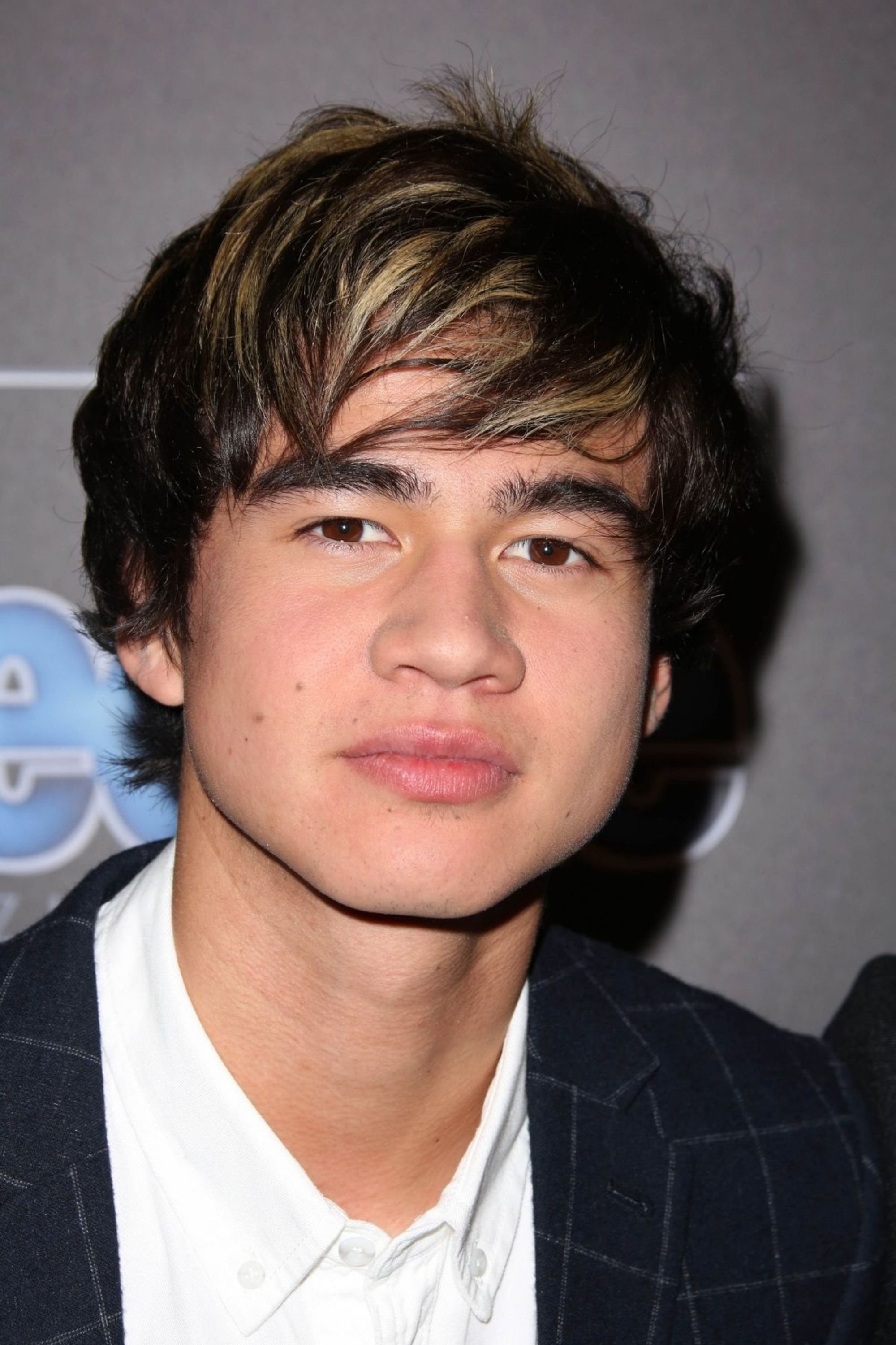 Фото  (Calum Hood)