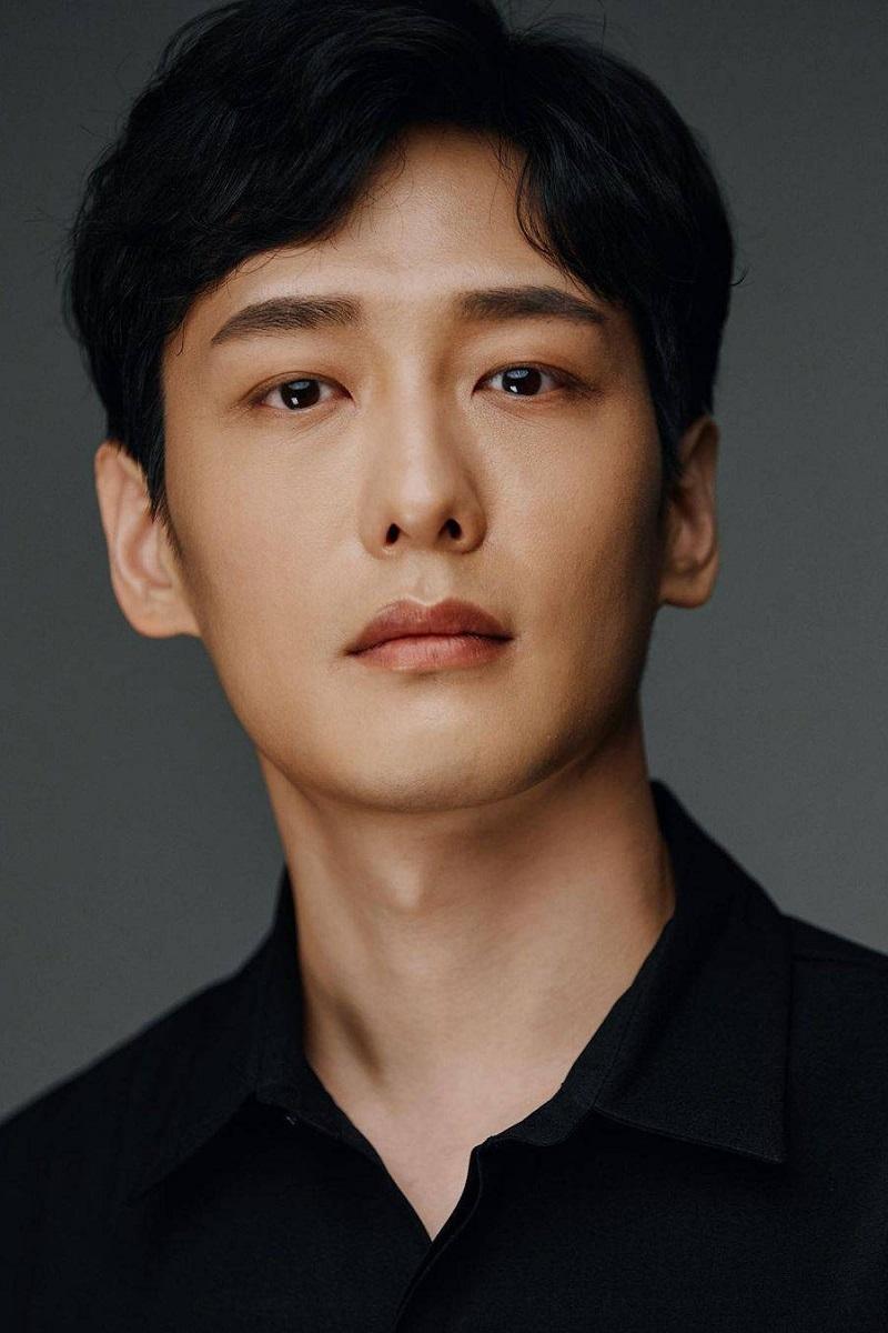 Фото  (Hwang Won-gyu)