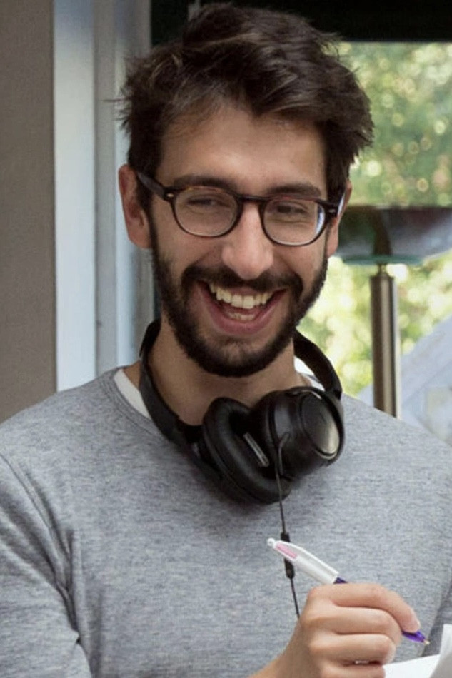 Фото  (Tom Kingsley)