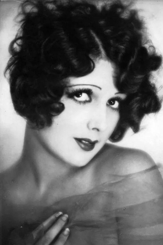 Фото Бетті Аманн (Betty Amann)