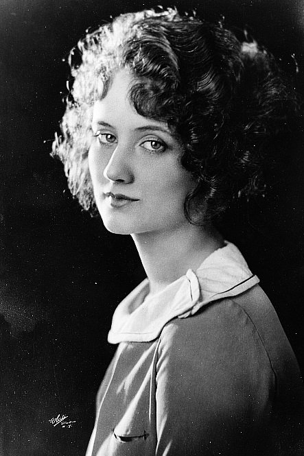 Фото  (Frances Howard)