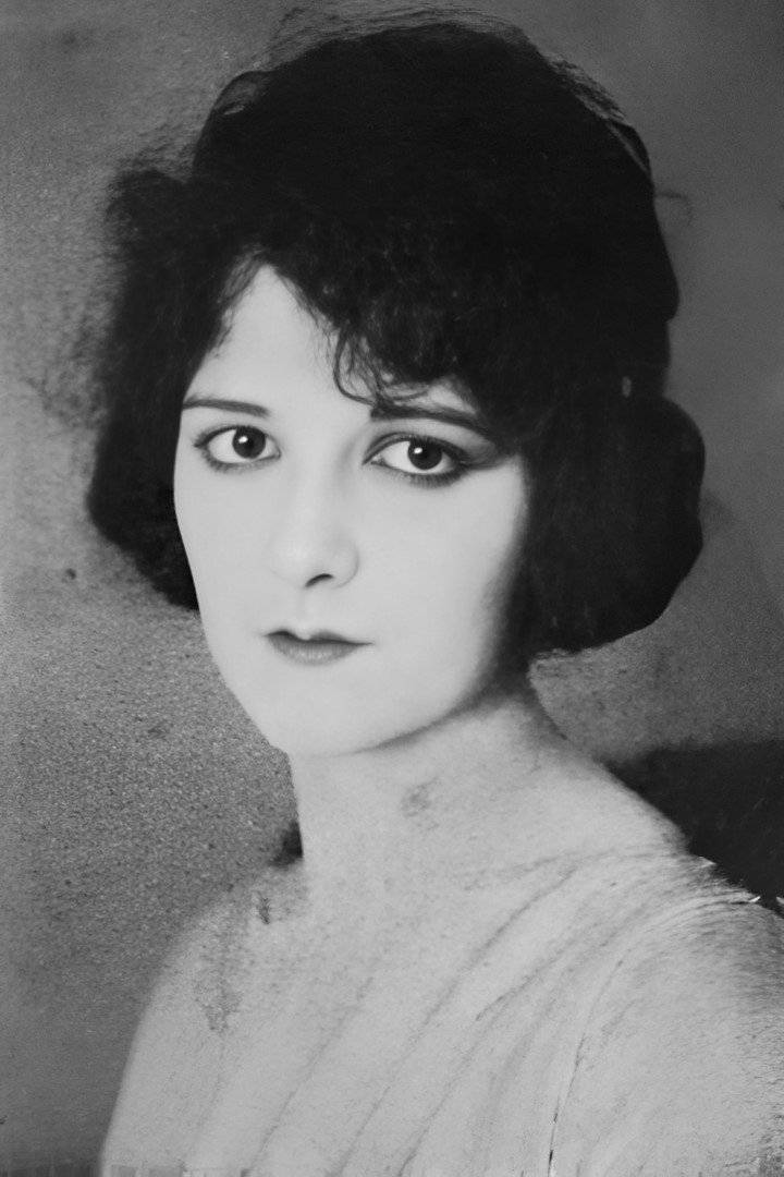 Фото  (Vivian Rich)
