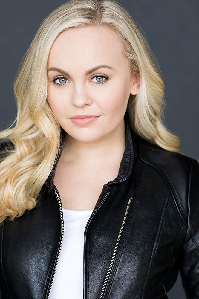 Фото  (Chelsea Rae Bernier)