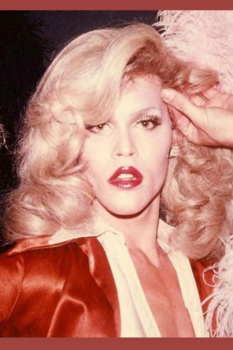 Фото  (Logan Carter)