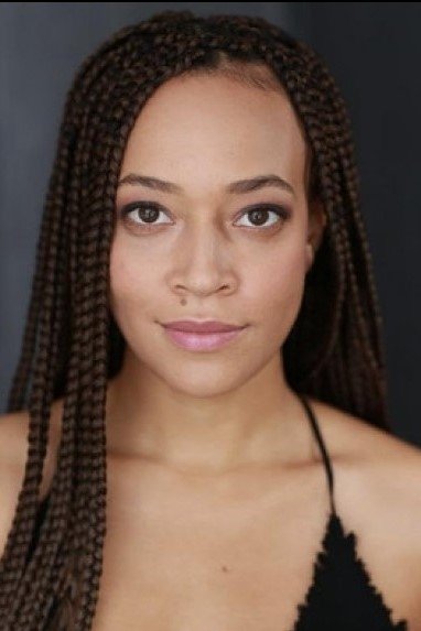 Фото  (Chandra Russell)