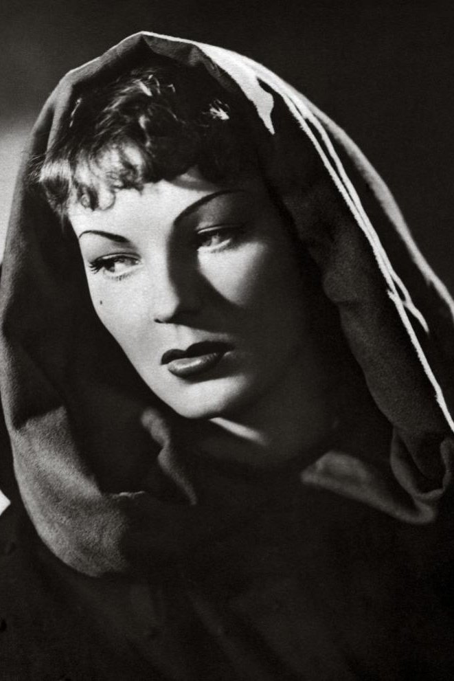 Фото  (Junie Astor)