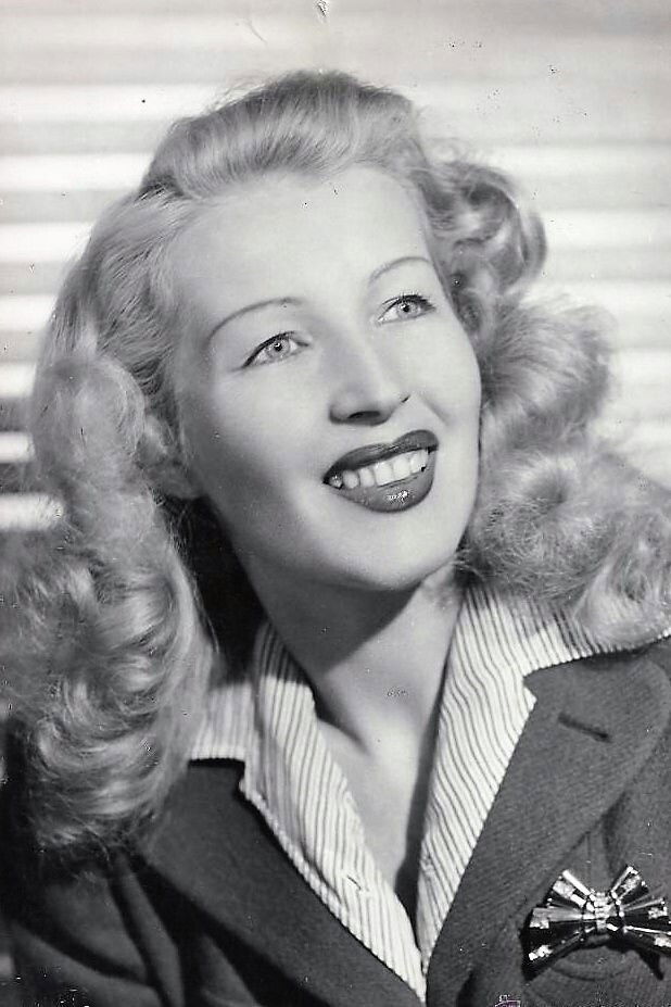 Фото  (Lily Vincenti)