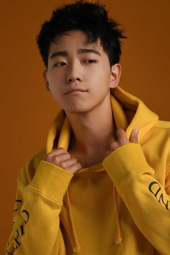 Фото  (Zhen Ziqi)
